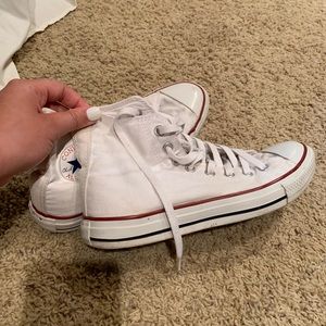 White hip top converse